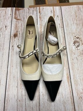 Ivory and Black Chain Mary Jane Pumps